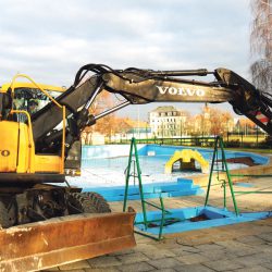 Das milde Winterwetter machte es möglich, dass die Abrucharbeiten im Freibad Cotta bereits am 19. Dezember starten konnten. Ab Frühjahr soll dann der Neubau beginnen. Foto: Dietrich