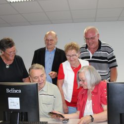 Aktive Artos-Mitglieder mit ihrem Vorsitzenden Dr. Lutz Hanisch (hinten rechts) und der Geschäftsführerin Barbara Müller (r.). Foto: Pohl