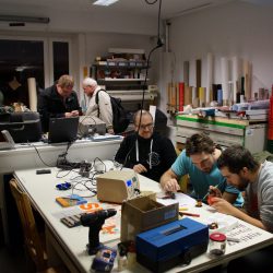 Im "Rosenwerk", Jagdweg 1–3/Ecke Rosenstraße, wird im RepairCafé getüftelt, geschraubt und gewerkelt, um defekten Kleingeräten, bei denen sich eine professionelle Reparatur oftmals nicht lohnt, wieder Leben einzuhauchen. Foto: Steffen Dietrich