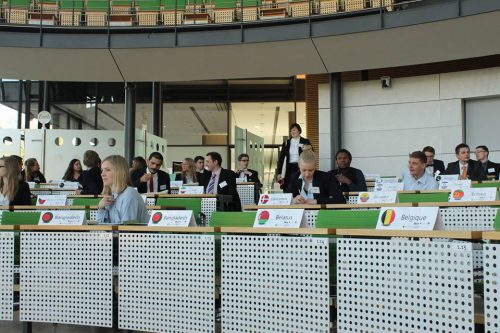 Schauplatz der Konferenz ist der Sitzungssaal des Sächsischen Landtags. Foto: Elbe Model United Nations e. V.