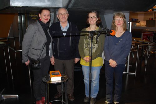 Von links: Cornelia Eichner, Leiterin der Schreibwerkstatt, und die Autoren Heinz Freiberg, Regina Sehmisch, Martina Schuppe. Foto: Claudia Trache