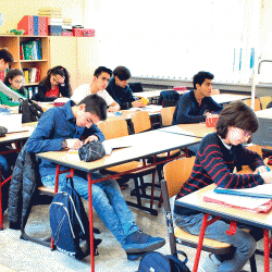 In der 46. Oberschule gibt es Klassen für zusätzlichen Deutschunterricht, der die internationalen Schüler auf den Unterricht ihrer Klassenstufe vorbereitet.