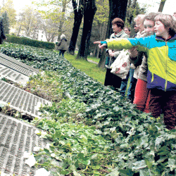 Gedenken am 17. April auf dem Annenfriedhof. Foto: Felix Liebig/Löbtauer Runde