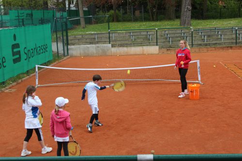 Der Nachwuchs zeigte zum Familientag am 24. April, was er im Training gelernt hat. Foto: Pohl