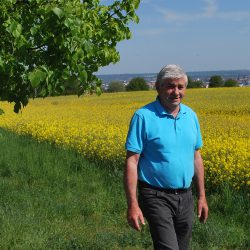 Gern unterwegs: Wanderweggründer Hans-Werner-Lier. Foto: Trache