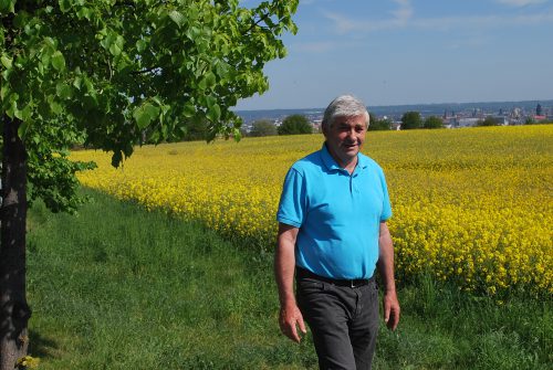 Gern unterwegs: Wanderweggründer Hans-Werner-Lier. Foto: Trache