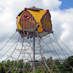 die Kletterspinne ist umgesetzt und erneuert worden. Foto: Möller