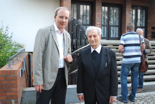 Pfarrer Michael Gehrke (l.) mit seinem Gast Pfarrer Eberhard Grond. Foto: Trache