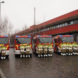 fünf neue Hilfeleistungslöschfahrzeuge konnten am 14. Dezember die Feuerwachen der Berufsfeuerwehr entgegennehmen. Sie ersetzen über 20 Jahre alte Fahrzeuge. Foto: Dietrich
