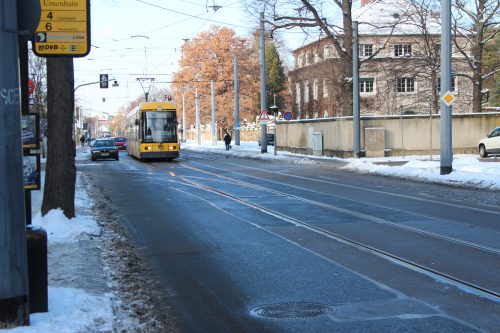 Von der Wehlener Straße aus wird in diesem Jahr eine Gleisschleife in die Schlömilchstraße gebaut und damit der öffentliche Nahverkehr verbessert. Foto: Pohl