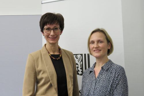 Kerstin Ines Müller (l.) wird das neue Gymnasium in Pieschen leiten, Kristina-Maria Kühne die neue Grundschule. Foto: Pohl