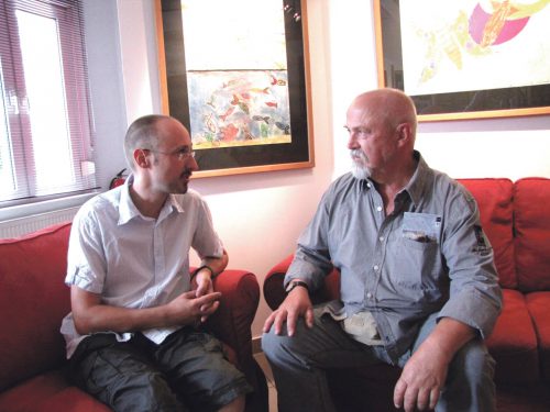 Mathias Körner (im BIld links) im Gespräch mit Dietmar Gubsch, der Kunstwerke an der Höhenpromenade schuf. Foto: Archiv