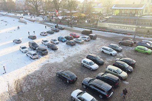 Begehrte Parkfläche – nicht nur bei sommerlichem Biergartenwetter. Foto: Pohl