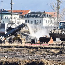 In zwei Jahren soll der neue Schulcampus an der Gehestraße fertiggestellt sein. Bis dahin werden auf dem Gelände rund 75 Millionen Euro verbaut. Foto: Möller