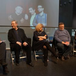 Wichtige Akteure der Langen Nacht der Dresdner Theater bei der Vorstellung des Programms im Foyer des Kraftwerk Mitte: v. l. n. r. Gertrud Aringer, Leiterin Presse- und Öffentlichkeitsarbeit Staatsschauspiel Dresden, Wolfgang Schaller, Intendant Staatsoperette Dresden, Felicitas Loewe, Intendantin tjg. theater junge generation, Sprecherin der Dresdner Intendantenrunde, Manfred Breschke, Intendant Kabarett Breschke & Schuch, und Norbert Seidel, Pressesprecher tjg. theater junge generation. Foto: Steffen Dietrich