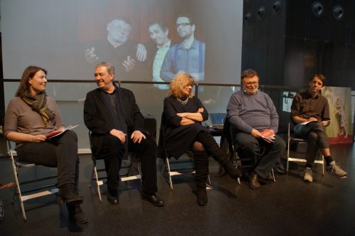 Wichtige Akteure der Langen Nacht der Dresdner Theater bei der Vorstellung des Programms im Foyer des Kraftwerk Mitte: v. l. n. r. Gertrud Aringer, Leiterin Presse- und Öffentlichkeitsarbeit Staatsschauspiel Dresden, Wolfgang Schaller, Intendant Staatsoperette Dresden, Felicitas Loewe, Intendantin tjg. theater junge generation, Sprecherin der Dresdner Intendantenrunde, Manfred Breschke, Intendant Kabarett Breschke & Schuch, und Norbert Seidel, Pressesprecher tjg. theater junge generation. Foto: Steffen Dietrich