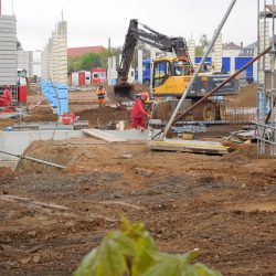 Der Baustart für das neue Einkaufszentrum ist erfolgt. Foto: Ziegner