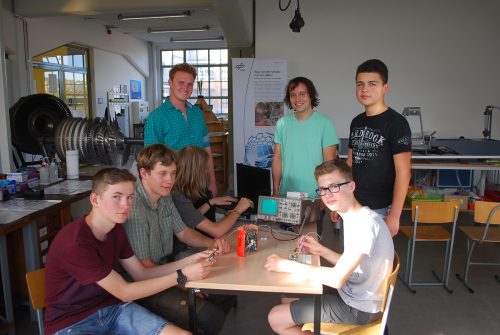 Das Dresdner Schülerteam des CanSat-Wettbewerbs. Foto: Trache