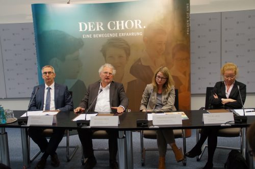 Bei der Vorstellung der Saisonhöhepunkte: Peter Kopp (Chordirigent), Roderich Kreile (Kreuzkantor), Kulturbürgermeisterin Annekatrin Klepsch und Frauke Roth, Intendantin Dresdner Philharmonie (v. l.). Foto: Sd