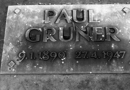Der Grabstein mit den Lebensdaten von Paul Gruner. Foto: Archiv Brendler
