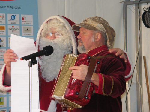 Keine Wintermeile ohne Weihnachtsmann und Fürst Putjatin. Foto: G.Z.