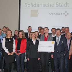 Sozialbürgermeisterin Dr. Kristin Klaudia Kaufmann bedankte sich herzlich für die nachhaltige Spende der VINCI-Stiftung. Foto: Pohl