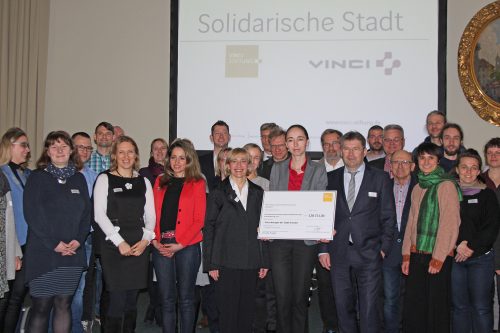 Sozialbürgermeisterin Dr. Kristin Klaudia Kaufmann bedankte sich herzlich für die nachhaltige Spende der VINCI-Stiftung. Foto: Pohl