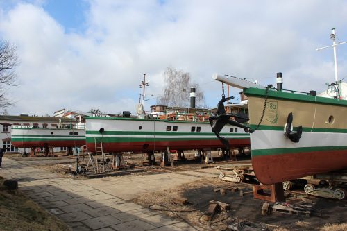 Über den Winter sind die historischen Dampfer der Sächsischen Dampfschiffahrt monatelang in der Laubegaster Werft fit gemacht worden für die neue Saison. Zum Start am 29. März ging es wieder auf die Elbe. Jede Menge Touren werden zwischen Seußlitz und Bad Schandau angeboten. Foto: Pohl