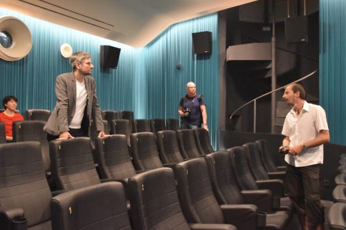 Der Bauherr und sein Architekt: Stefan Ostertag (r.) und Hendrik Neumann im Sergio-Leone-Saal. Foto: Möller