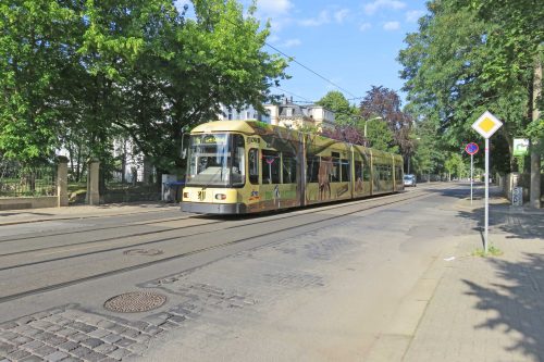 Die Loschwitzer Straße ist nicht nur im Umfeld des Königsheimplatzes reparaturbedürftig. Foto: Pohl
