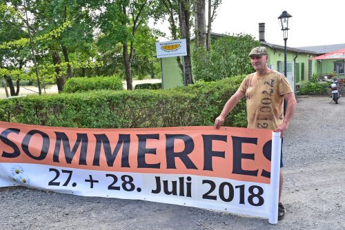 Vereinsvorsitzender Thomas Fischer lädt zum Sommerfest in die Gartensparte ein. Foto: Trache