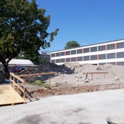 Die Sanierung der 30. Oberschule am Unteren Kreuzweg ist weitgehend abgeschlossen. Foto: Naumann