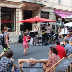 Entspannen bei Jazzacuda, Puppentheater oder Waterwalking – es ist für Abwechslung für die ganze Familie gesorgt. Foto: PR