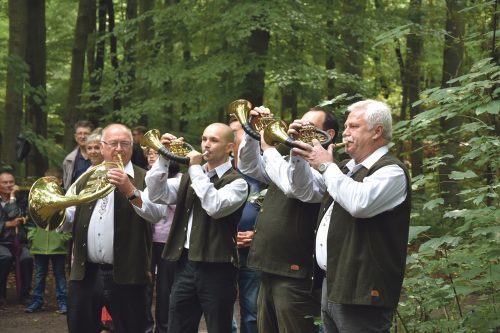 Rund ums Forsthaus gab es Musik und gute Laune beim Forst- und Weinfest im letzten Jahr. Foto: Archiv