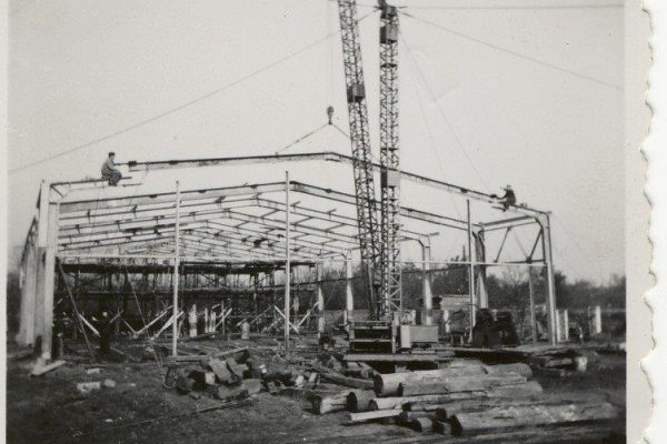 Bau der Loksporthalle 1955. Foto: Archiv Karl Schreiber