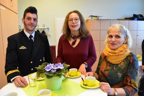 Drei der elf Referenten am Tag der Wissenschaften im Gymnasium: Jugendoffizier Andy Clemens, Rechtsanwältin Christina Manthey und Jeanne Hübler vom Adipositaszenrum (v. l. n. r.). Foto: Claudia Trache