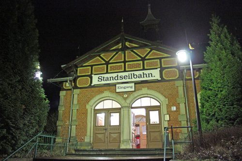 Seit über 120 Jahren verbindet die Standseilbahn die Stadtteile Loschwitz und den Weißen Hirsch. Sie ist ein Touristenmagnet und zog 2018 mehr Fahrgäste an als in den Jahren zuvor. Foto: Pohl