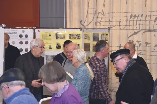 Beim 15. Dresdner Geschichtsmarkt in der SLUB. Foto: Möller