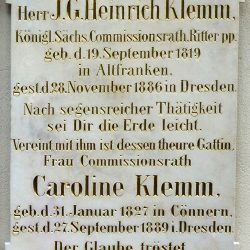 Epitaph an der Grabstätte der Familie Klemm. Foto: Werner Fritzsche