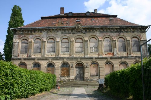 Viele Jahre lang war Schloss Übigau in einer Art Dornröschenschlaf gefangen. Jetzt kommen die Dinge richtig in Bewegung. Foto: Archiv