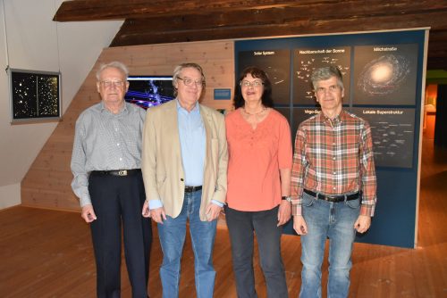 Grund zum Feiern haben die Vereinsgründer Dr. Udo Mutze, Ralf Peter Krämer und Gründungsvorsitzende Ingrid Körner sowie der aktuelle Vereinsvorsitzende Dr. Thomas Betten (v.l.n.r.). Foto: Trache