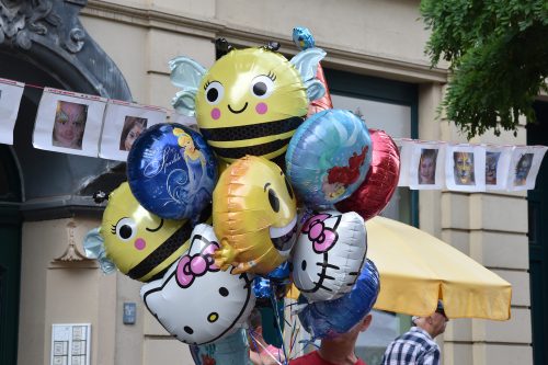 Alle jahre wieder bunt und quirlig: Stadtteilfest in Pieschen. Foto: Möller