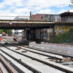 Die Oskarstraße mit Blick in Richtung Wiener Straße. Unter dieser Unterführung soll der Autoverkehr künftig nicht mehr rollen. Foto: Trache