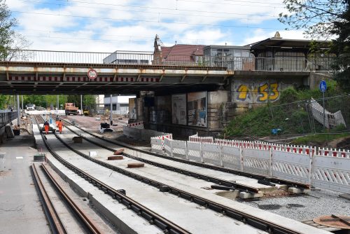 Die Oskarstraße mit Blick in Richtung Wiener Straße. Unter dieser Unterführung soll der Autoverkehr künftig nicht mehr rollen. Foto: Trache