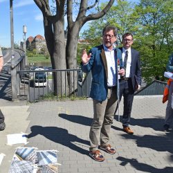 Reinhard Koettnitz, vormaliger Leiter des Straßen- und Tiefbauamtes, stellte die Pläne zur Sanierung der Carolabrücke vor. Foto: Möller