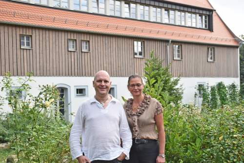 Martin Pätzug und Irena Dahms hauchten dem alten Vorwerk neues Leben ein. Foto: Trache