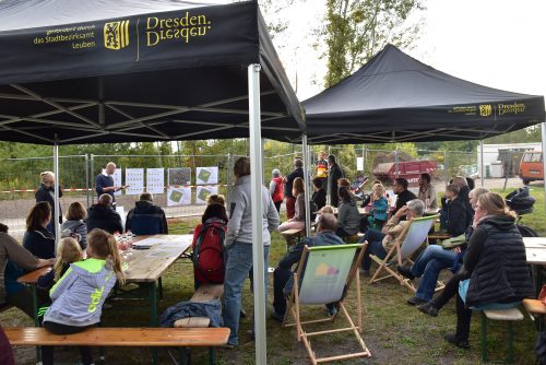 Rege Diskussion rund um den neuen Spielplatz. Foto: Trache