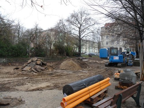 Derzeit ist der Spielplatz am Münchner Platz eine Baustelle. Foto: Steffen Dietrich