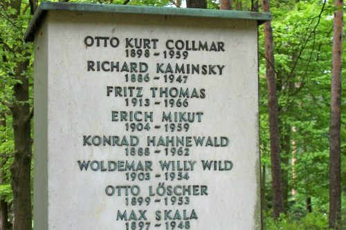 Im Ehrenhain des Heidefriedhofs wird an Konrad Hahnewald erinnert. Foto: Archiv Brendler