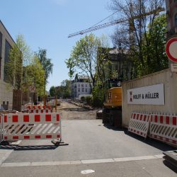 Die Gröbelstraße ist derzeit Baustelle. Nachdem anliegend der Ausbau der Zentralhaltestelle Kesselsdorfer Straße abgeschlossen ist, erfolgt nun der Ausbau dieser wichtigen Zufahrtsstraße. Foto: Steffen Dietrich